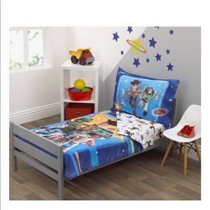 Toy story 4 toddler bed set